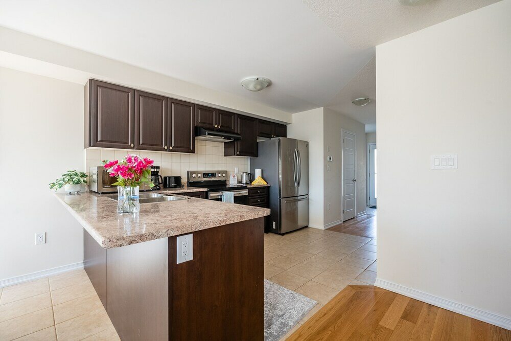 Фото New 3br Townhouse, Minutes to Niagara Falls and Brock University by Globalstay