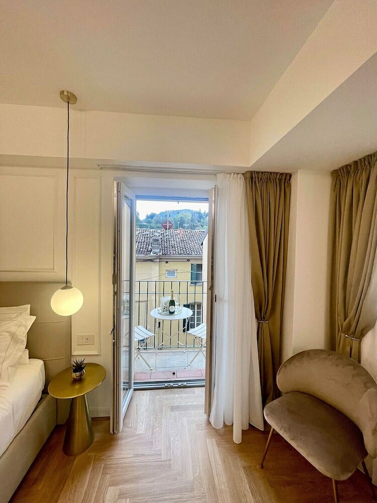 Фото Bellagio Luxury Suites Apartments