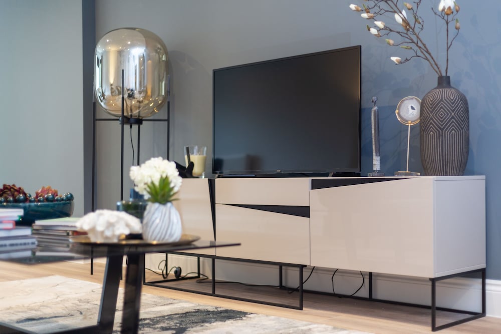 Фото The Carlyle - Elegant Serviced Apartments