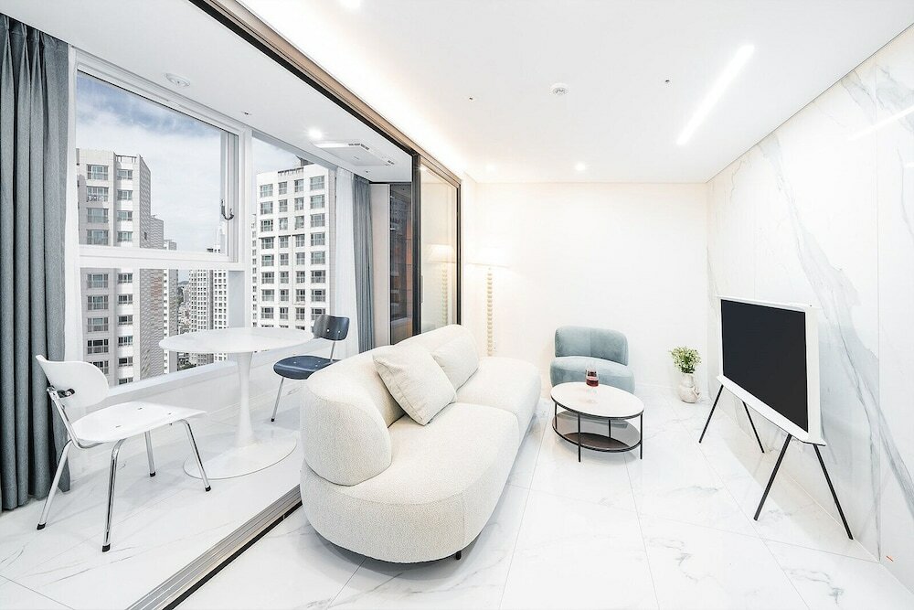 Фото Seocho Intoraon Hotel and Residence