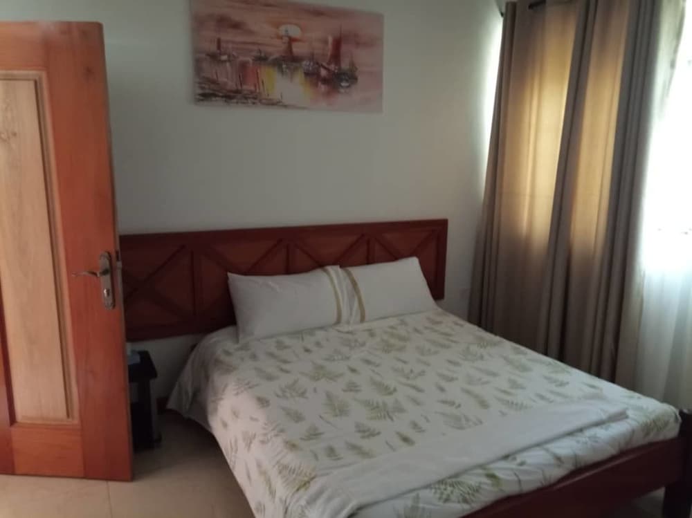 Фото Kaazi LakeFront Villas