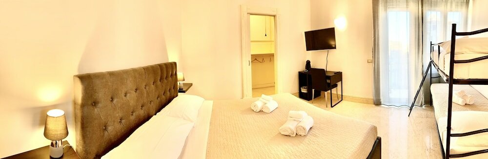 Фото Simon's Guest House