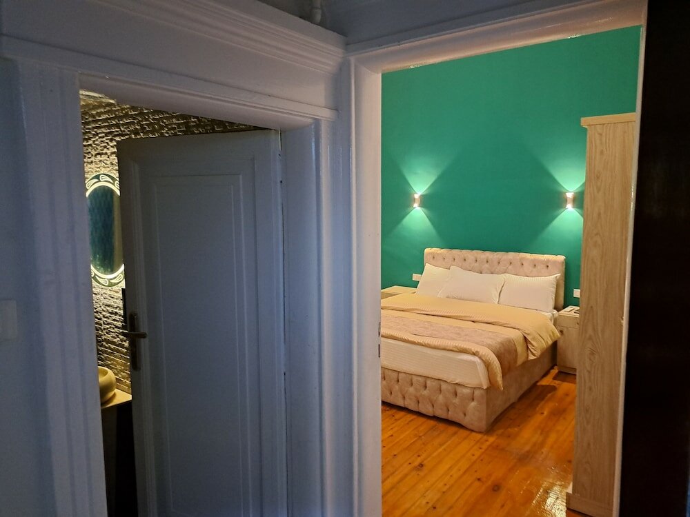 Фото Downtown Family Suites