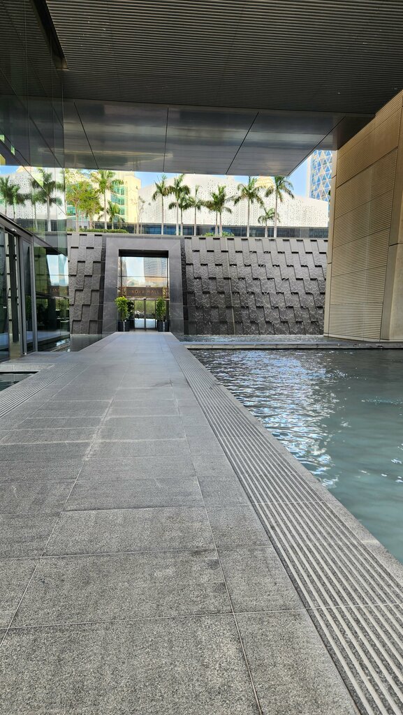 Shopping mall Index Tower Mall, Dubai, photo