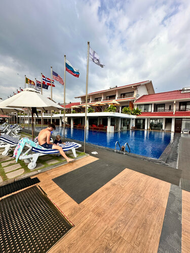 Гостиница Coral Sands Hotel в Хиккадуве