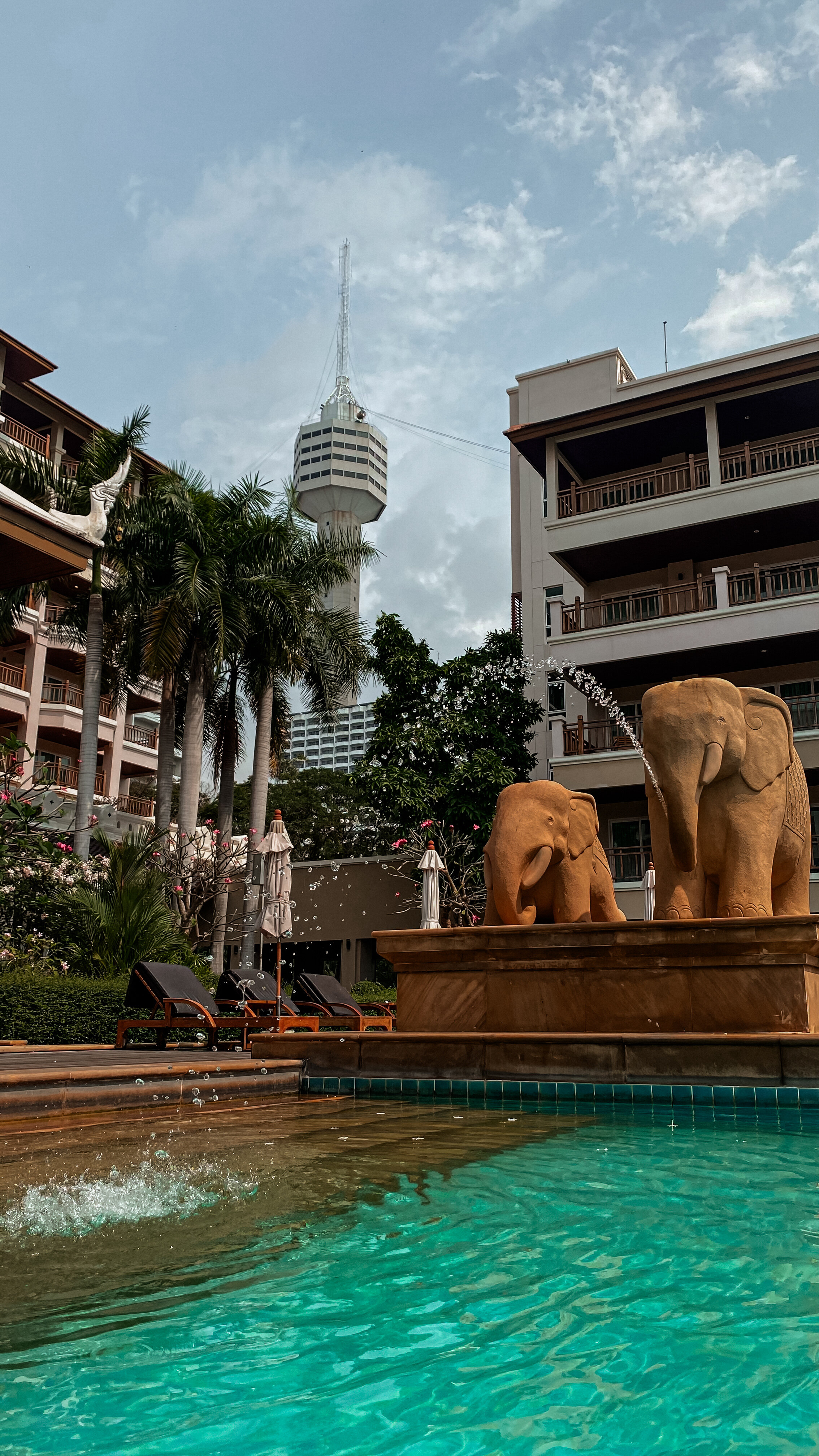 Фото The Heritage Pattaya Beach Resort