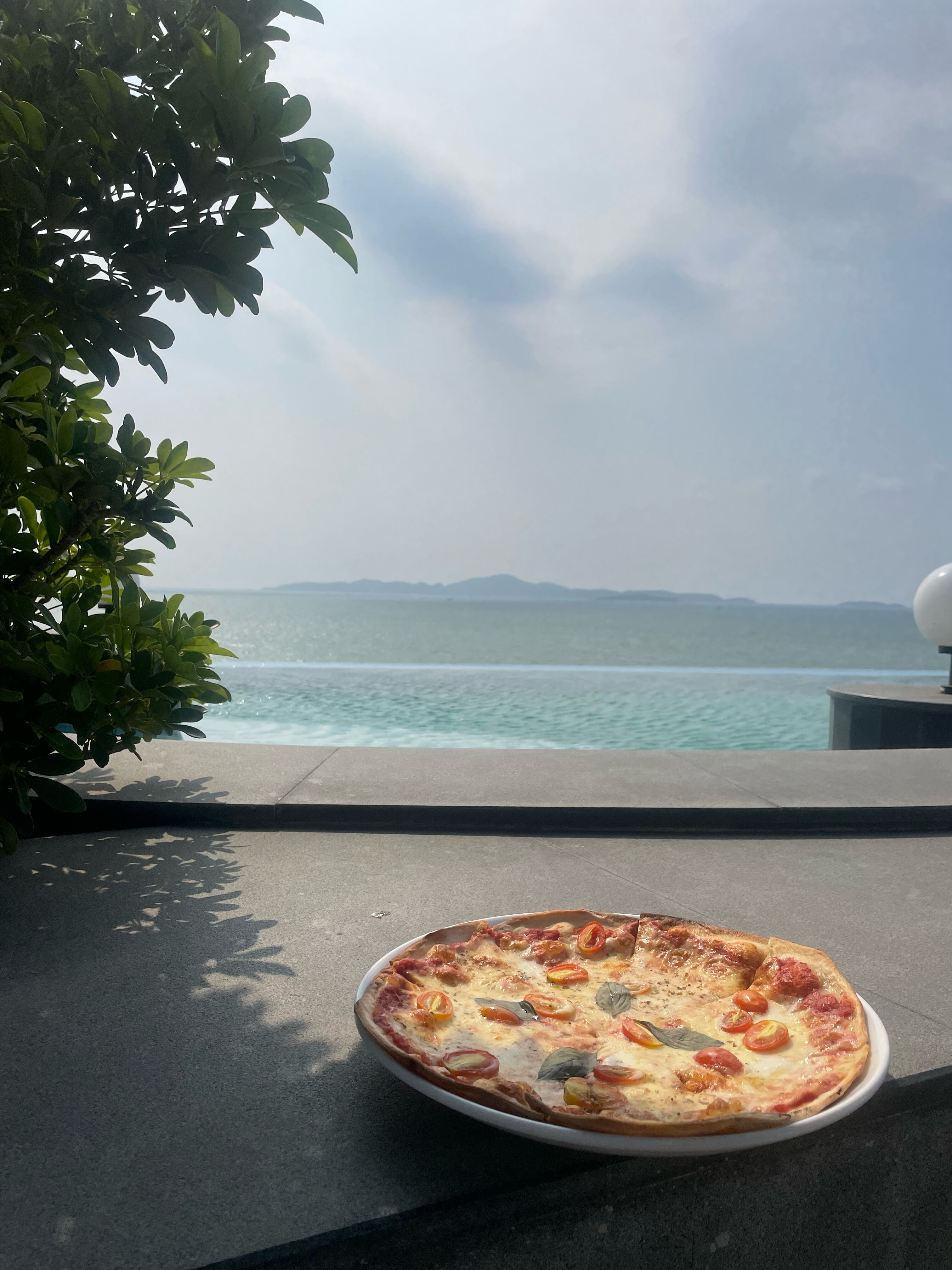 Фото Royal Cliff Beach Hotel