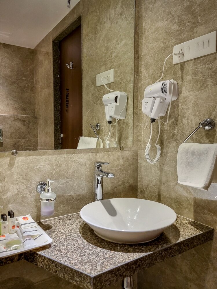 Фото Hotel Express Inn