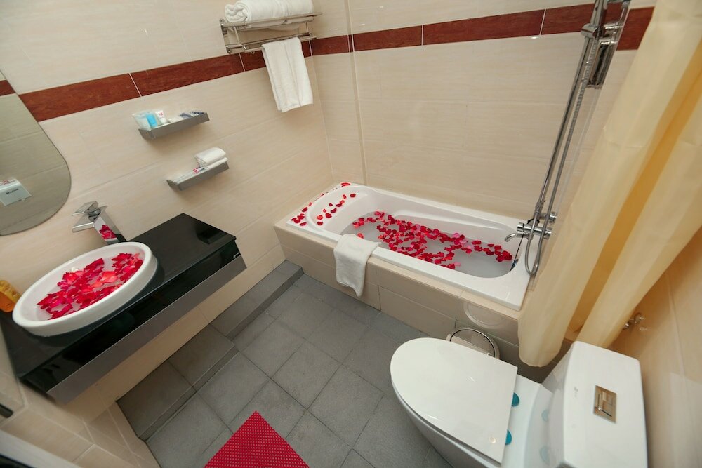 Фото H Plus Hotel Yangon