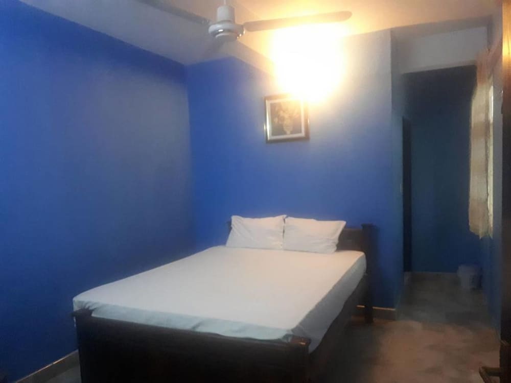 Фото Hotel Chathuna