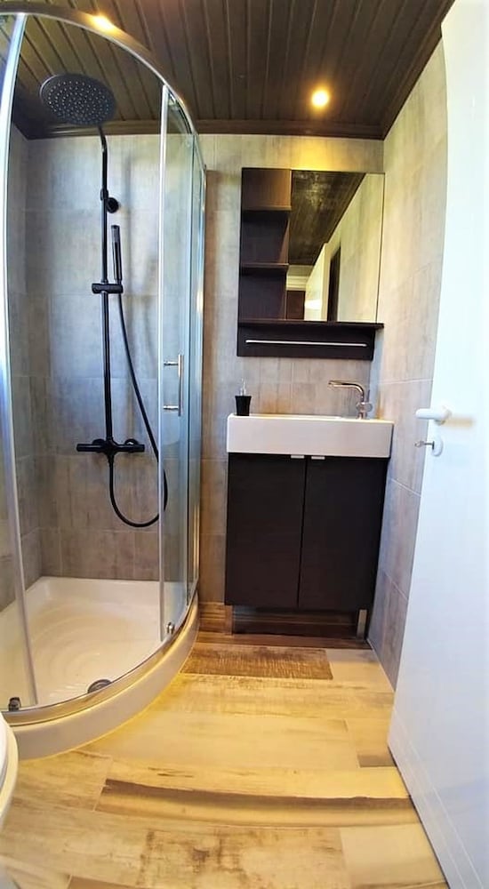 Фото Perneia Rooms