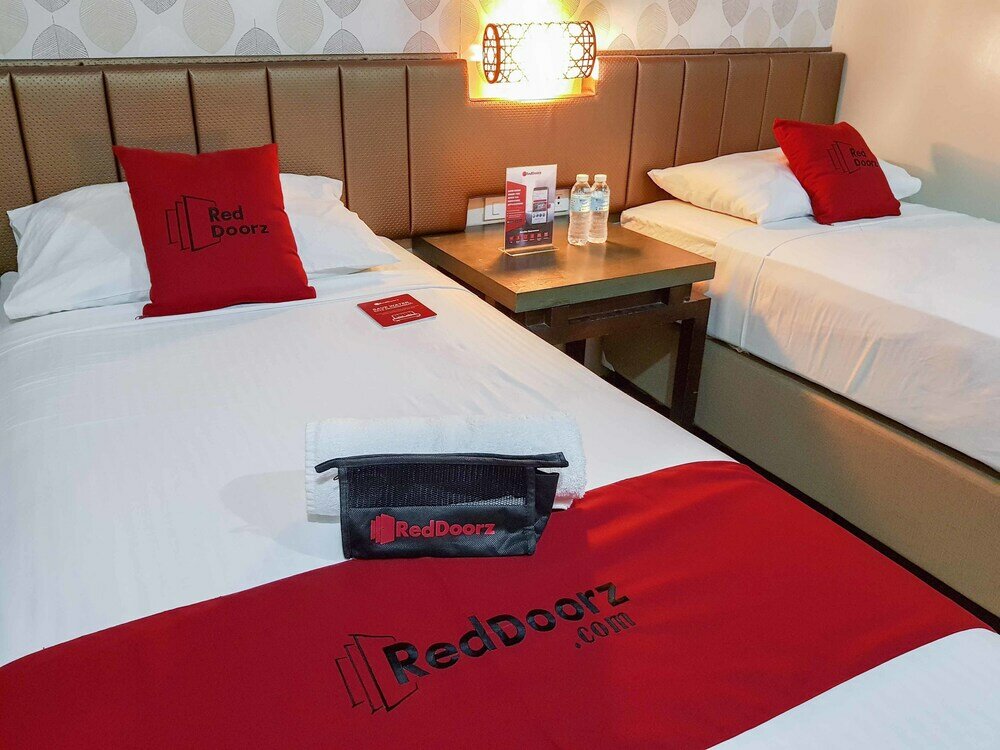 Фото RedDoorz Plus near Holy Name Medical Center