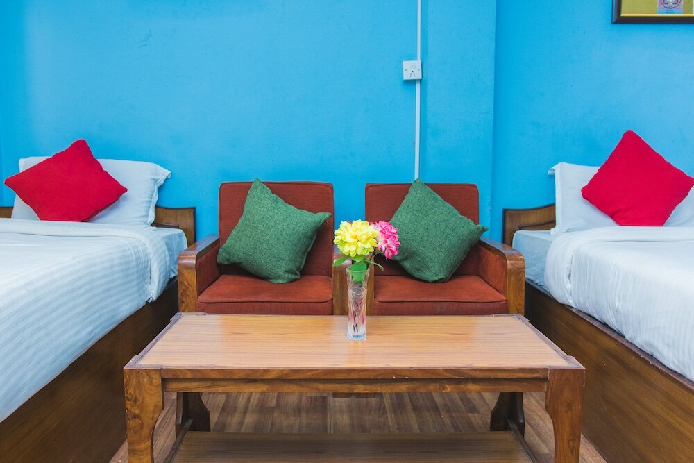 Фото Hotel Four Eyes