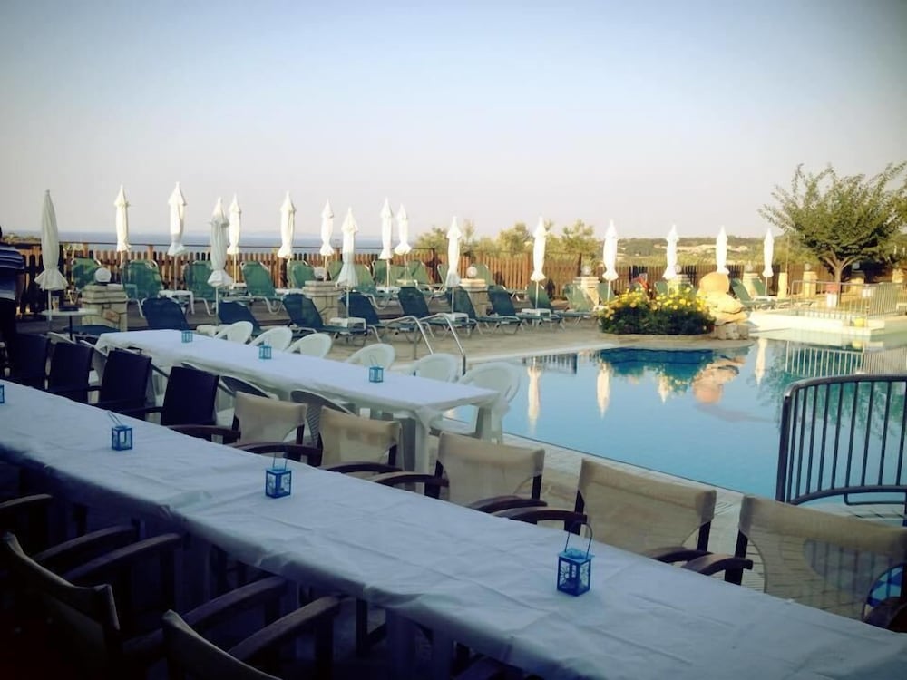 Фото Ariadne Apartments