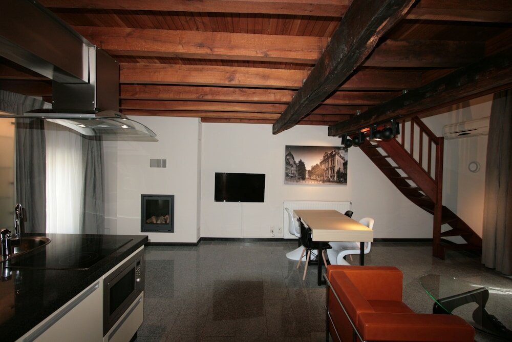 Фото Amosa Liège City Centre Apart Regence 10