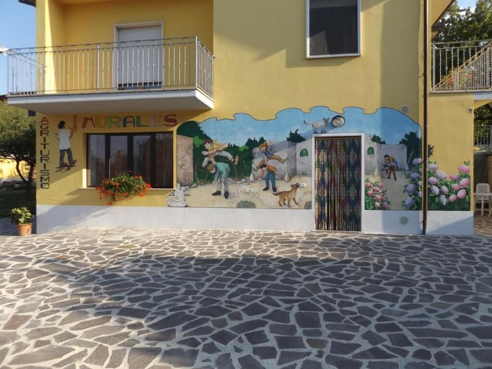 Фото Agriturismo i Murales