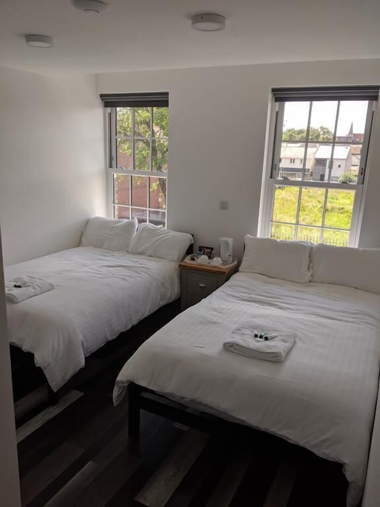 Фото Crofts Hotel