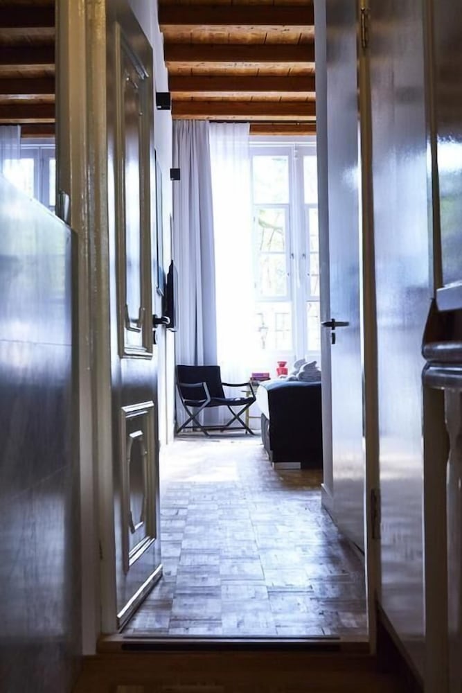 Фото Downtown Room In Canal District