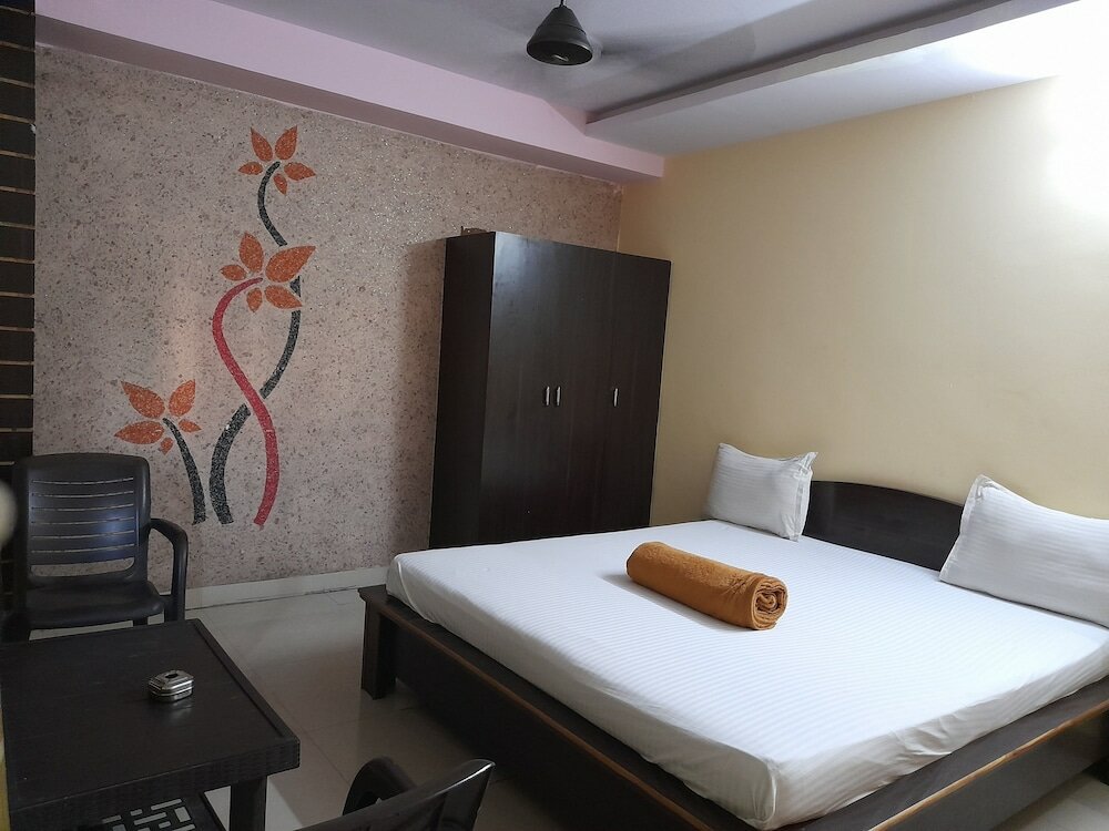 Фото Hotel Maruthi Residency Inn