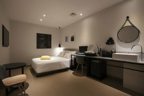 Гостиница Yellow 8 Hotel в Кояне