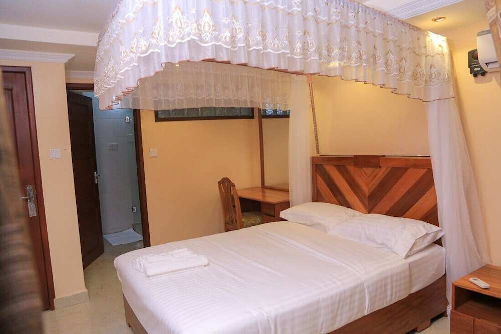 Фото Emmaus Guest House