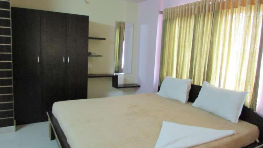 Фото Hotel Maruthi Residency Inn