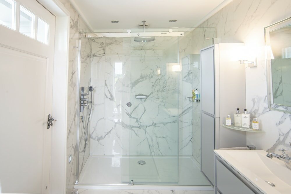 Фото Coach House Boutique B&b