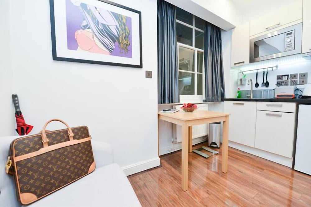 Фото The Dome Hyde Park