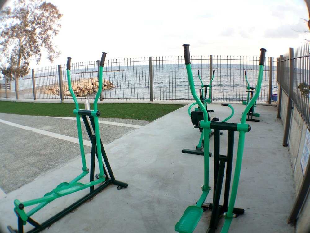 Фото 3 Bed Apartment on the Beach