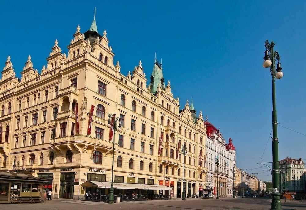 Фото отеля 1