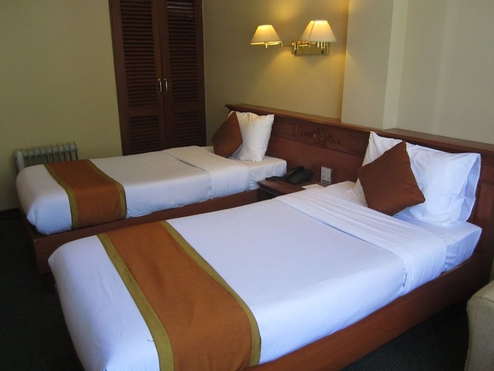 Фото Hotel Jumolhari