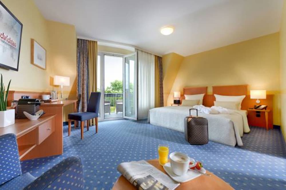 Фото Plaza Inn Köln Pulheim