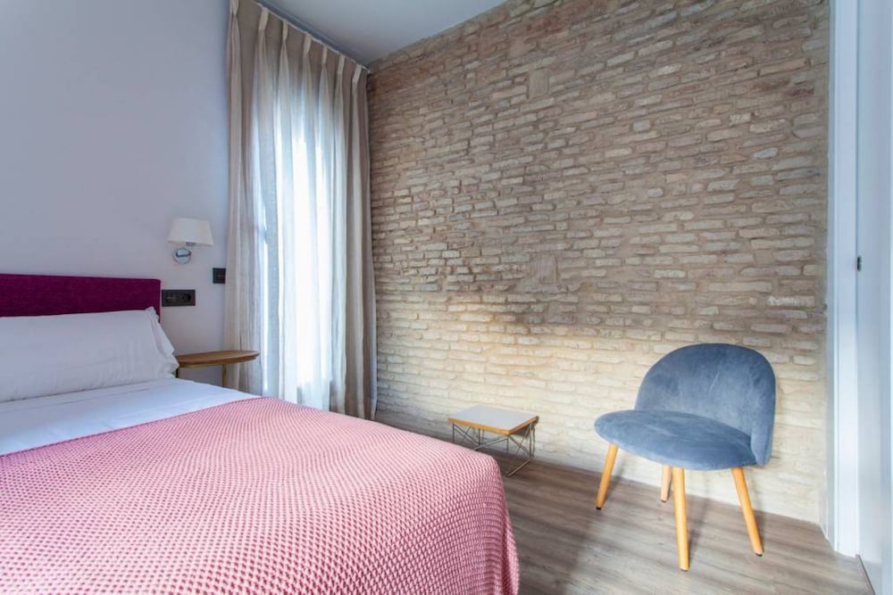 Фото Sevilla Alquila Amplios Apartamentos Duplex EN San Bernardo