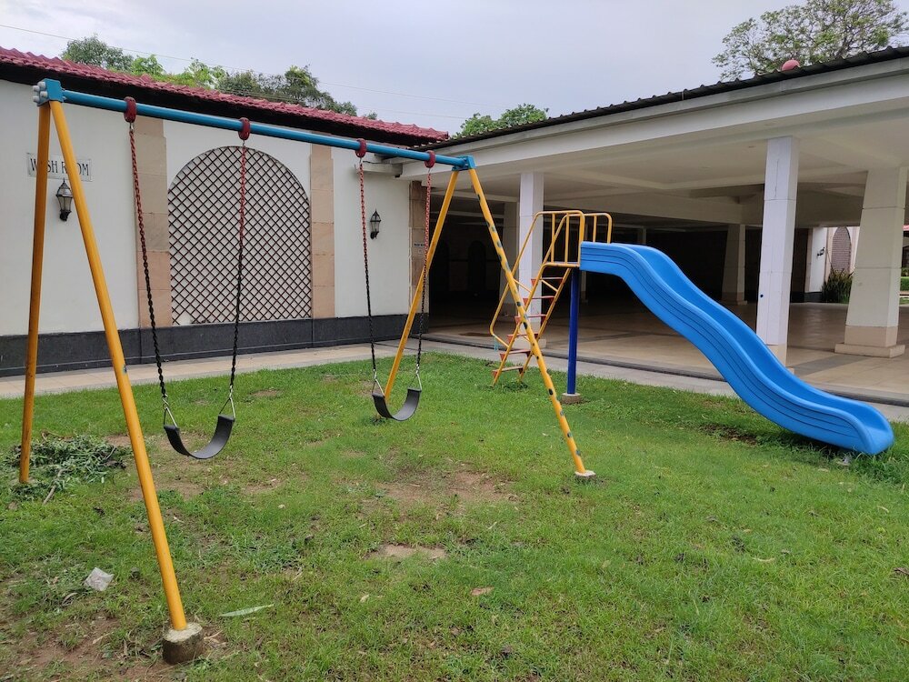 Фото Chanakya Bnr Hotel