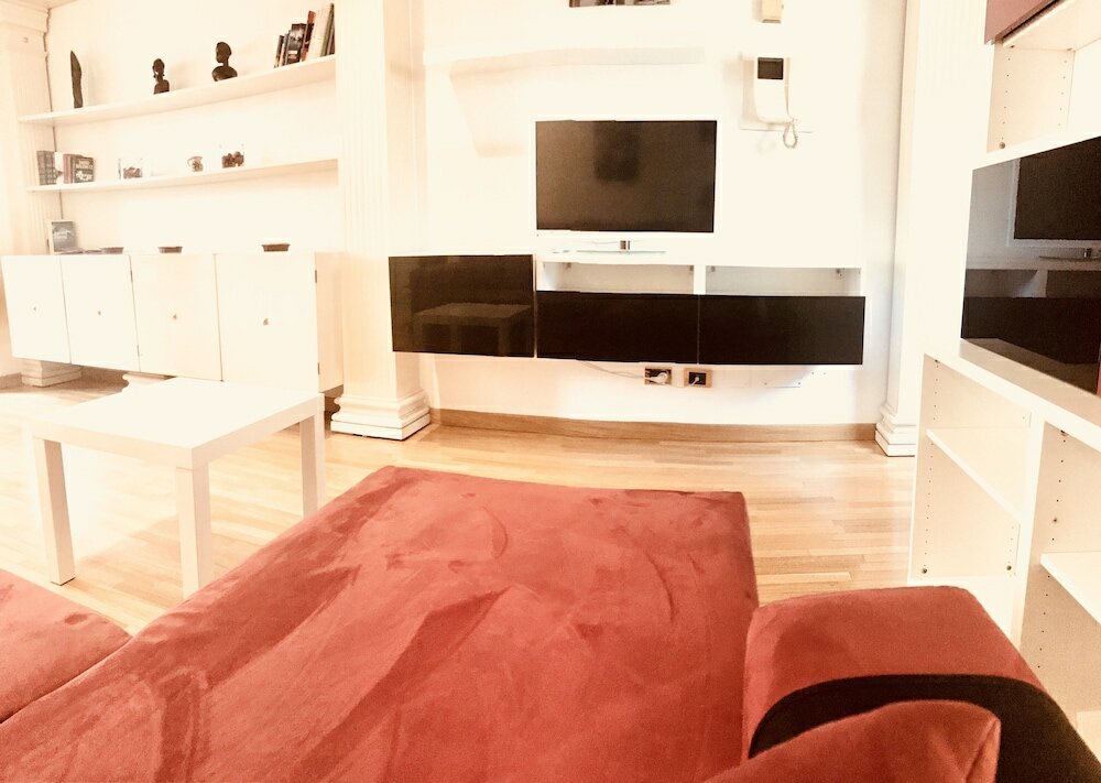 Фото Giulio Cesare Luxury Apartment