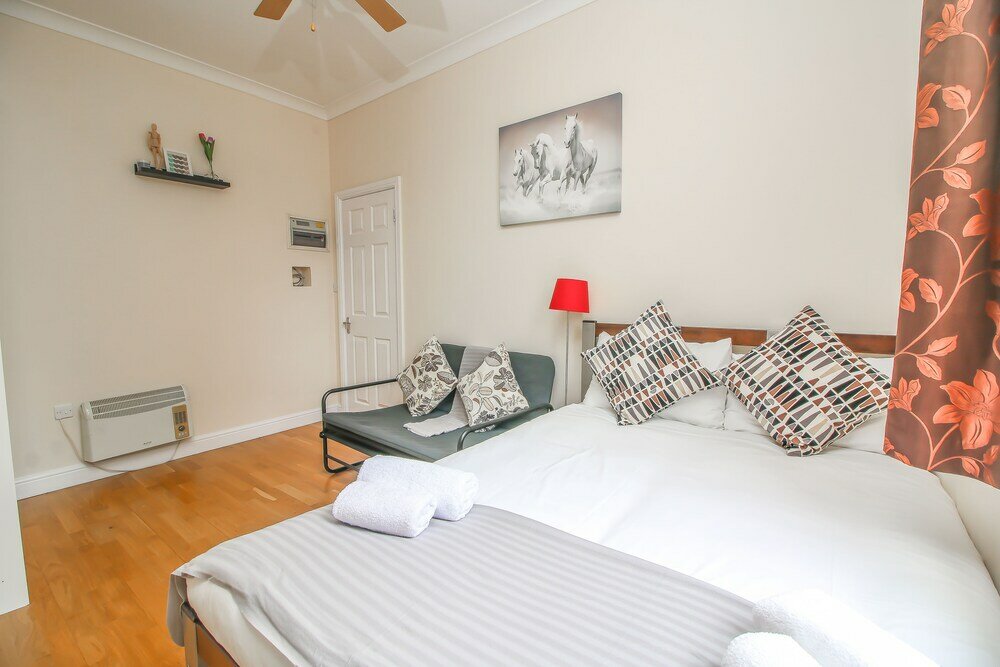 Фото City view flat at Liverpool st Brick Ln