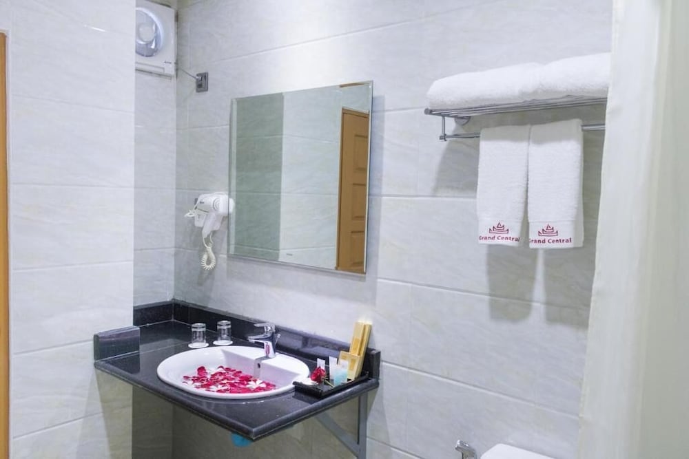 Фото Grand Central Hotel Mandalay