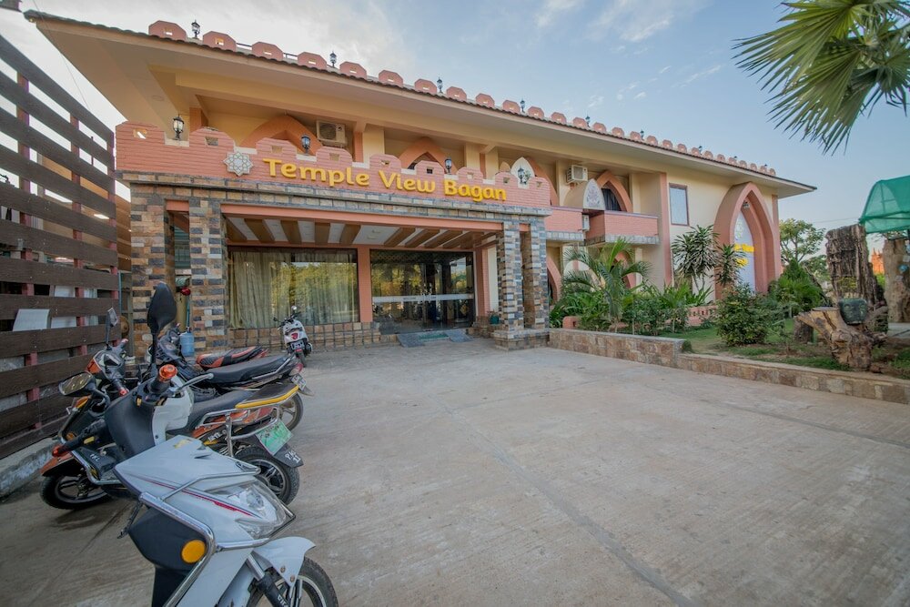 Фото отеля 2