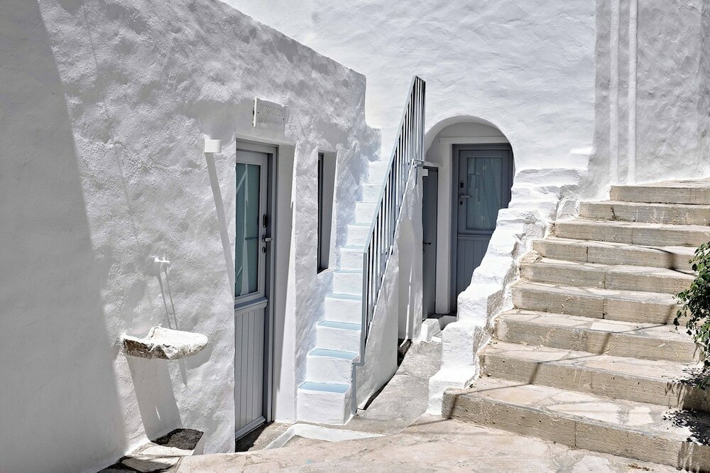 Фото Living Theros Luxury Suites