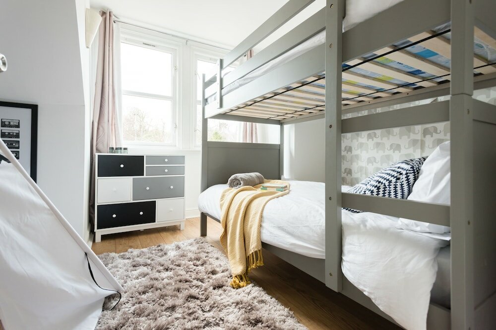 Фото The Hive House - Large Light-Flooded 6bdr Townhouse