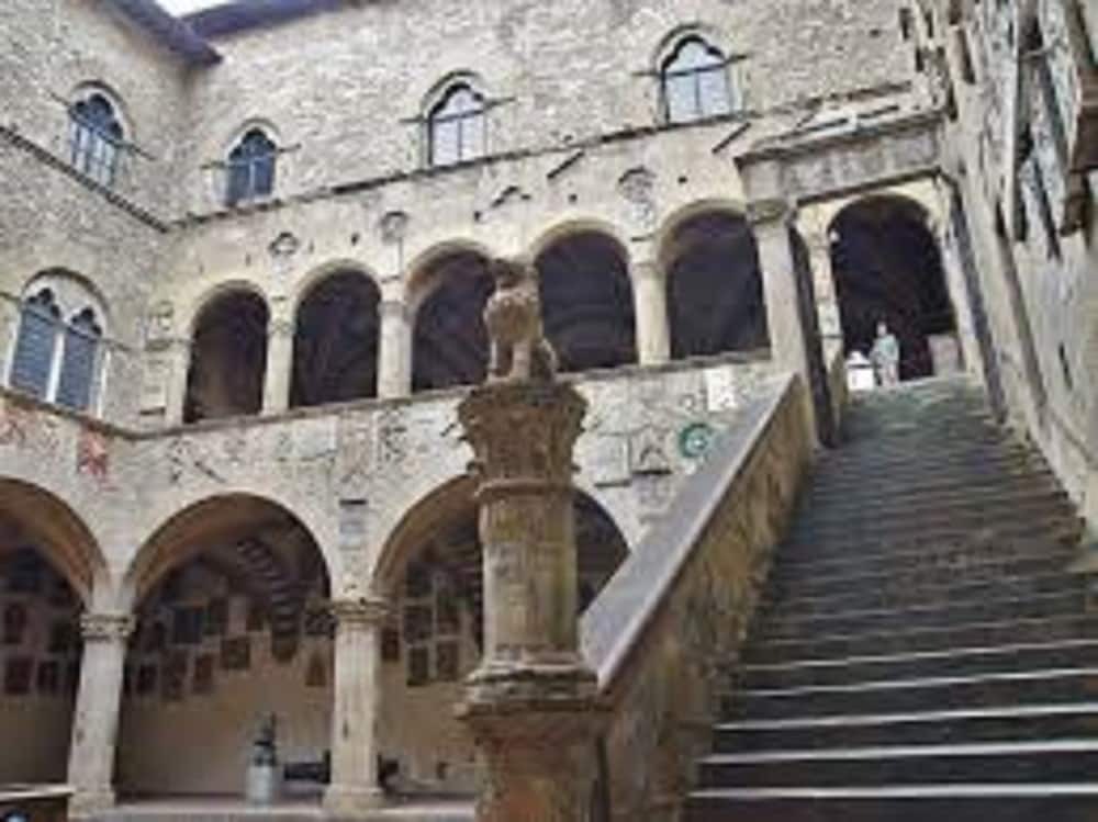 Фото La corte del lungarno