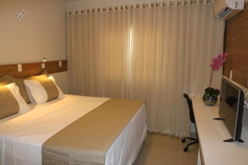 Фото Bristol Aline