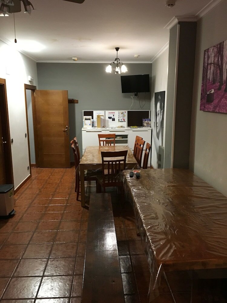 Фото Pensión La Bilbaina - Albergue Logroño