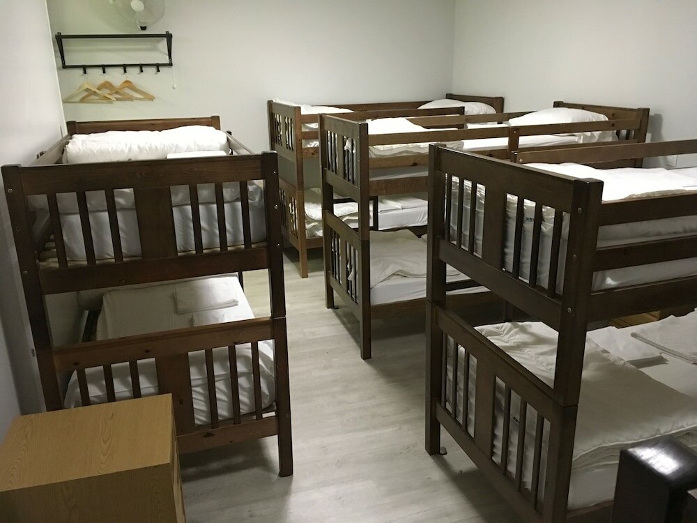 Фото Pensión La Bilbaina - Albergue Logroño