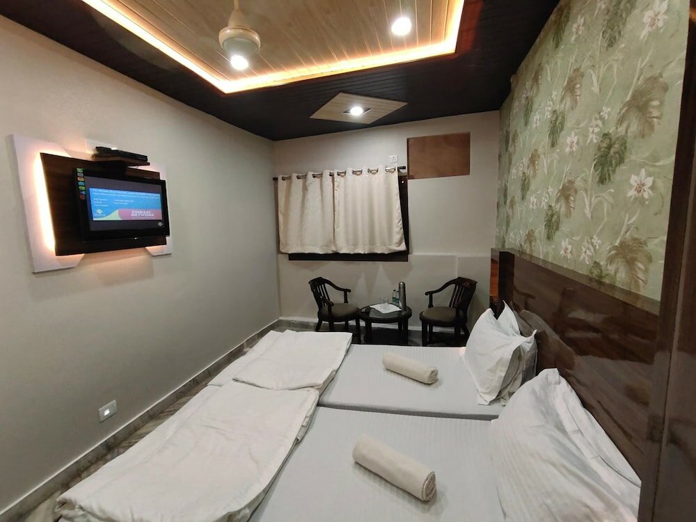 Фото Hotel Shivratri Guest House