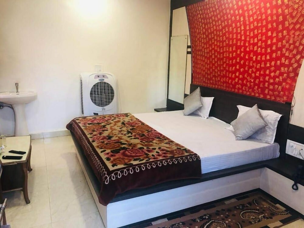 Фото Hotel Satpura Safari