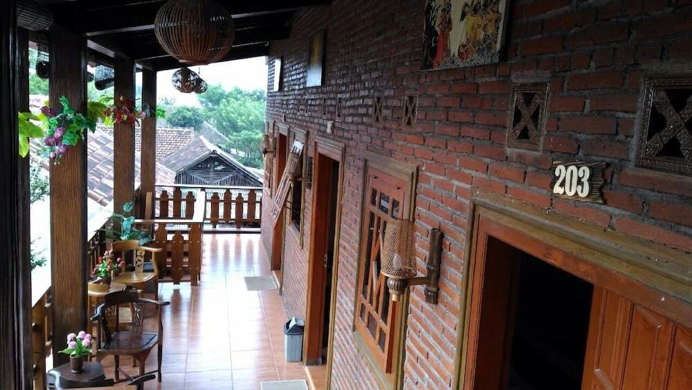 Фото Marry Ind Vila & Guest House Gunung Kawi Malang