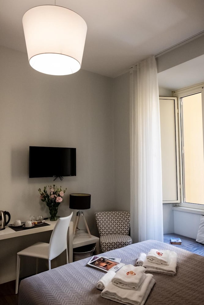 Фото Eighty Four Luxury Rooms