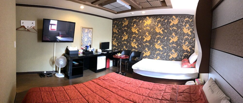 Фото Public Hotel