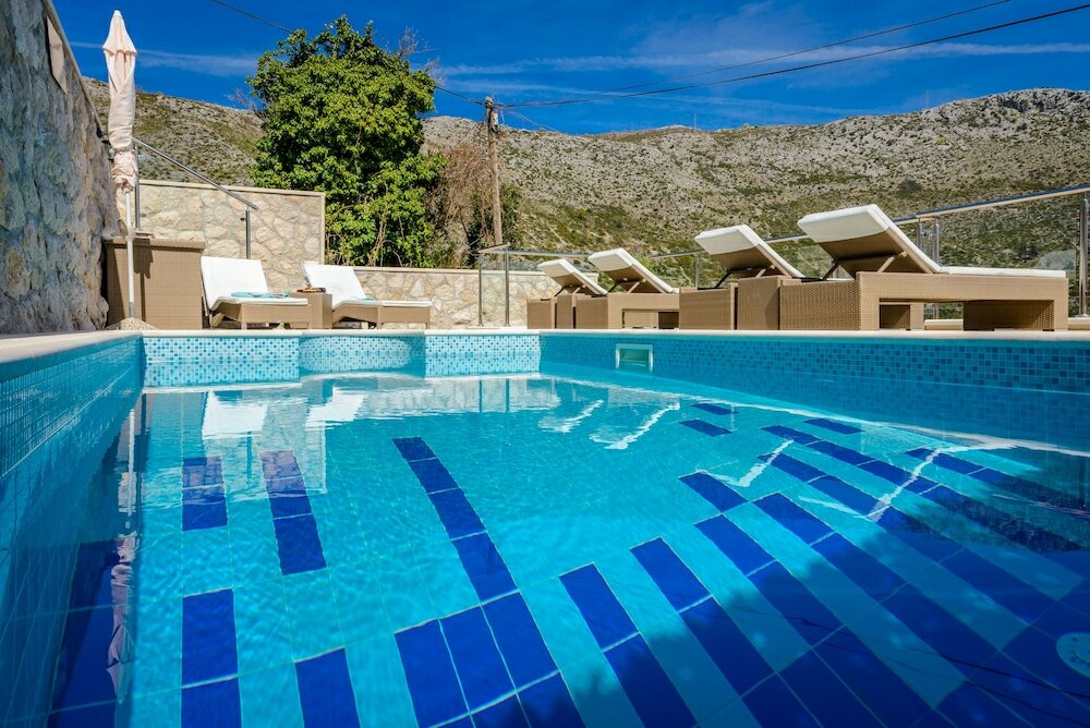 Фото Holiday Home with Private heated Pool, Sea view & Basketball Court